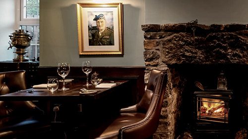 Casual fine dining restaurant set in a 16th century hunting lodge in the loch side village of Edinbane.