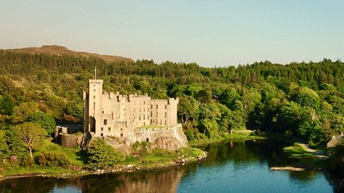 Dunvegan Castle dates from the 13th century and is the seat of the MacLeod of MacLeod, chief of the Clan MacLeod.